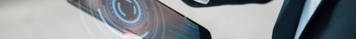 아우토크립트_SDV보안패키지_09 콘텐츠 - 사용자의 핸드폰으로 보안 시스템을 가동하는 모습